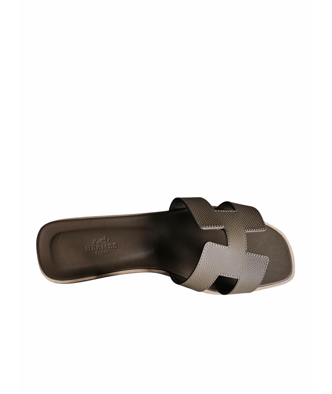 Шлепанцы 
Шлепанцы