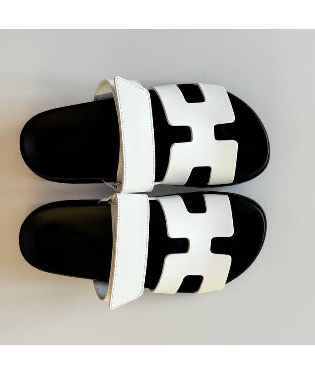 Шлепанцы
Шлепанцы