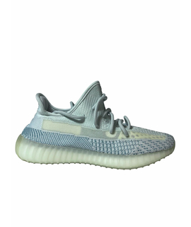 Кроссовки YEEZY
Кроссовки YEEZY