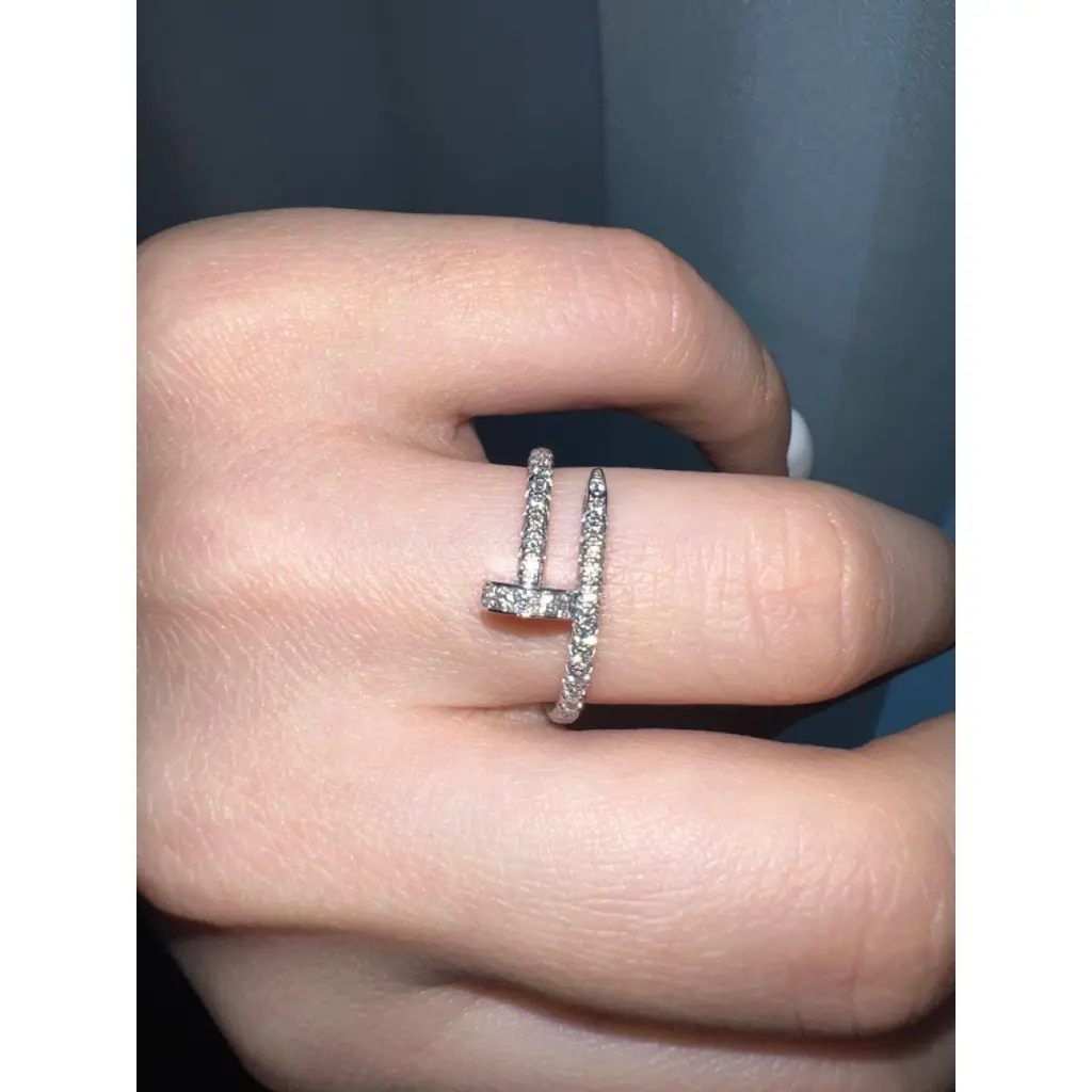 CARTIER Белое кольцо из белого золота Juste un clou для женщин – купить ...