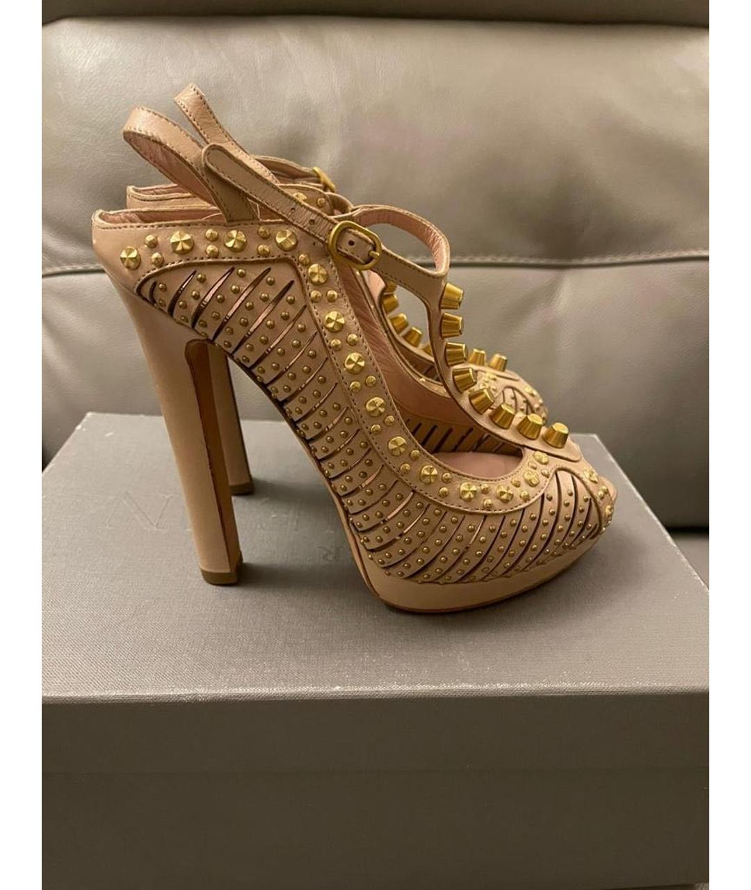 ALEXANDER MCQUEEN Бежевые кожаные босоножки, фото 5