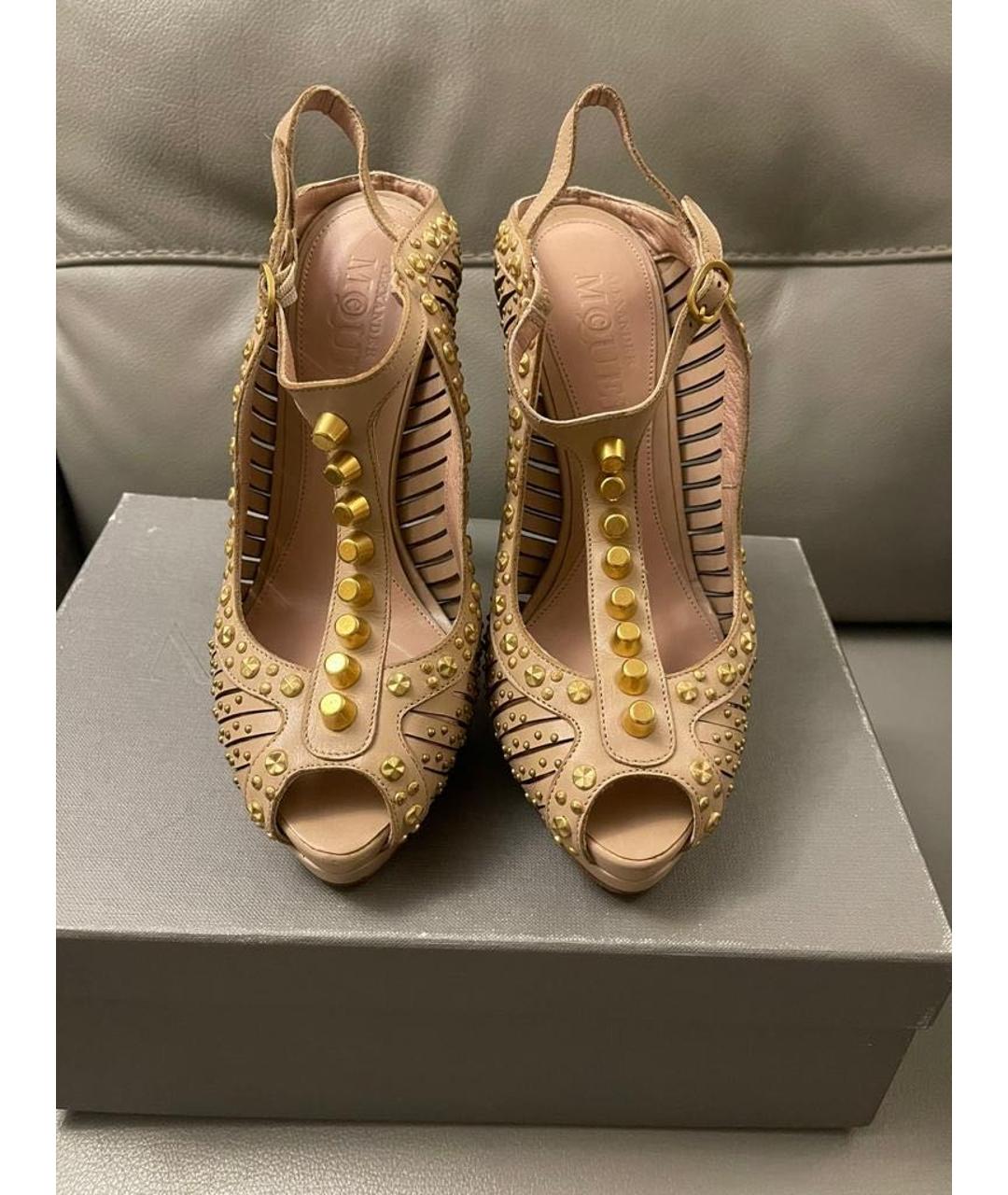 ALEXANDER MCQUEEN Бежевые кожаные босоножки, фото 3