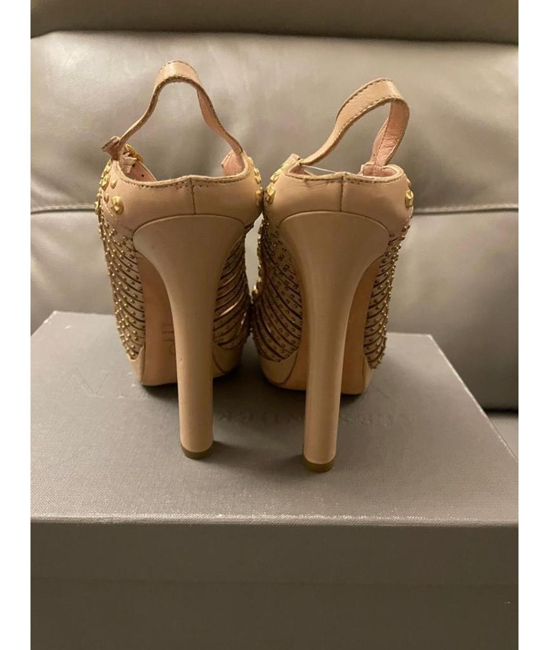 ALEXANDER MCQUEEN Бежевые кожаные босоножки, фото 2