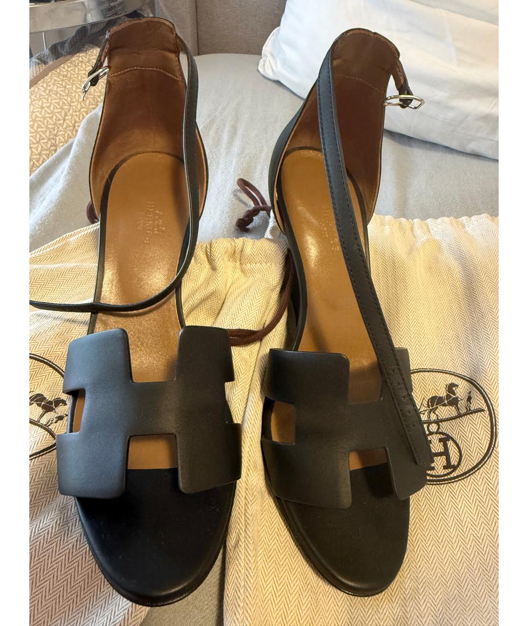 HERMES Черные кожаные босоножки, фото 2