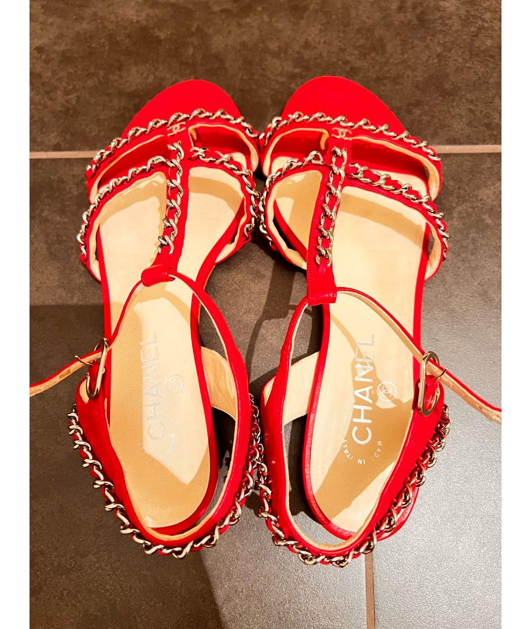 CHANEL PRE-OWNED Красные кожаные сандалии, фото 2