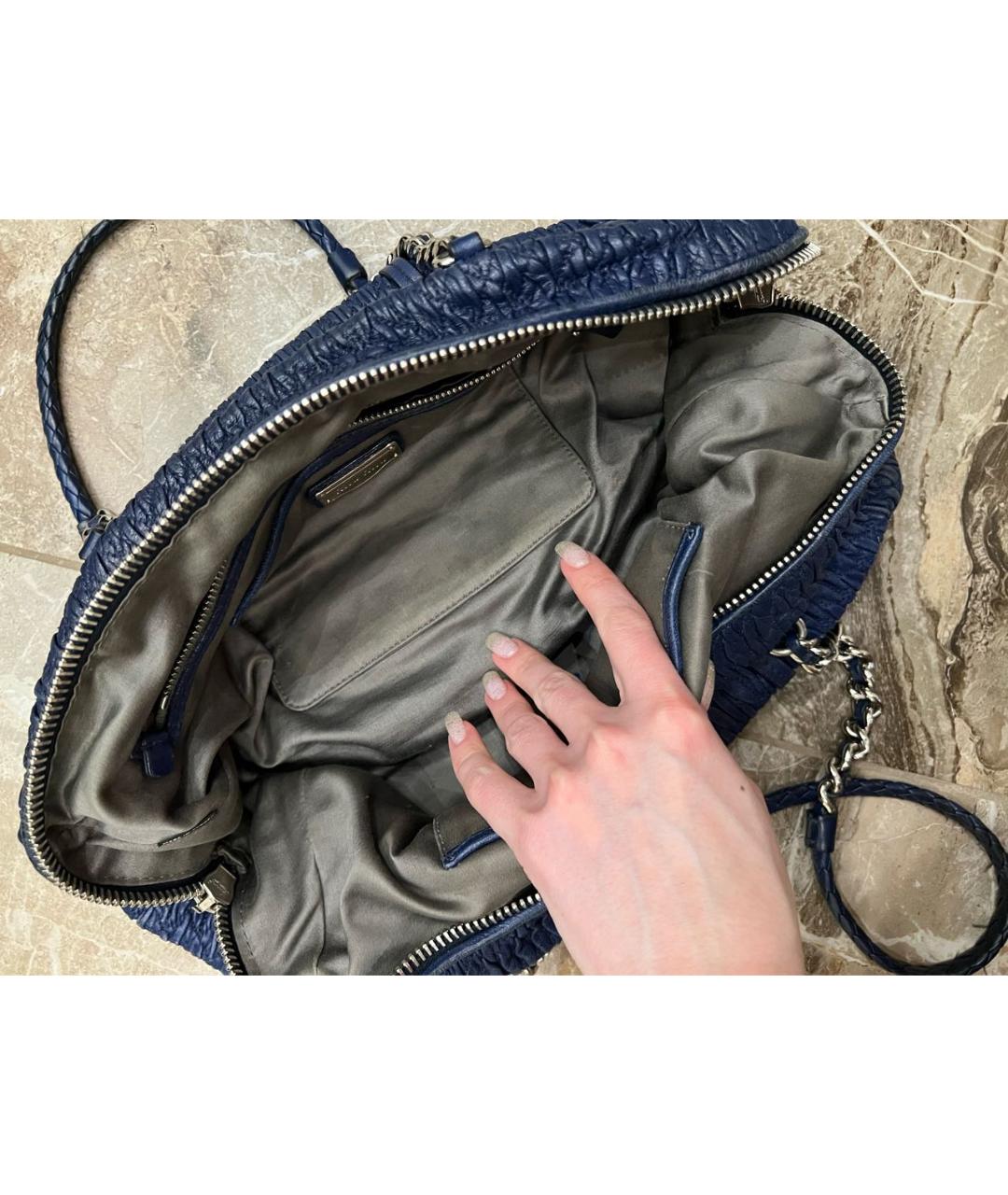 MIU MIU Темно-синяя кожаная сумка с короткими ручками, фото 5