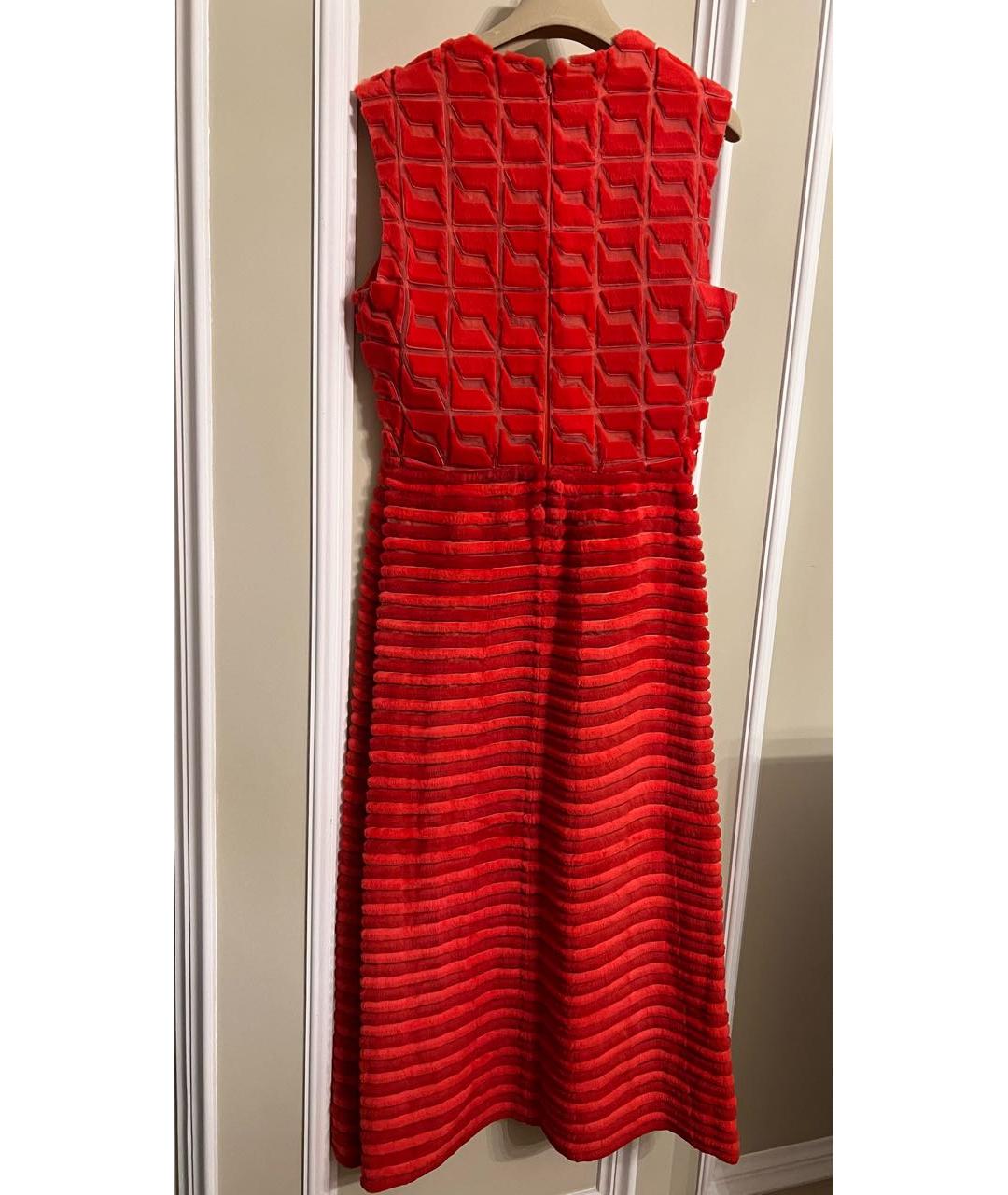 FENDI Красное меховое коктейльное платье, фото 2