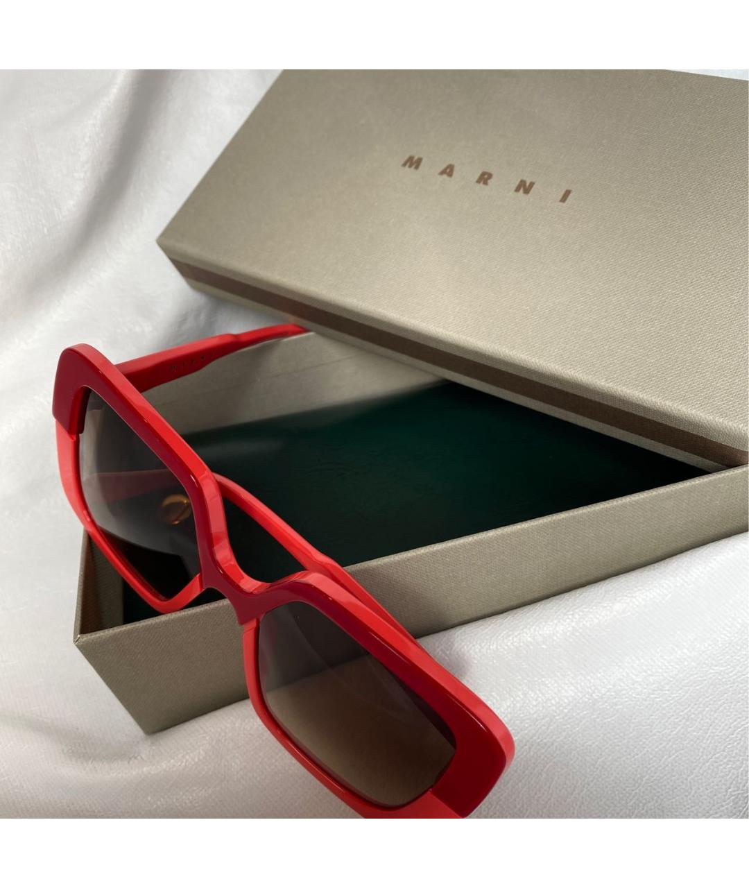 MARNI Красные пластиковые солнцезащитные очки, фото 4