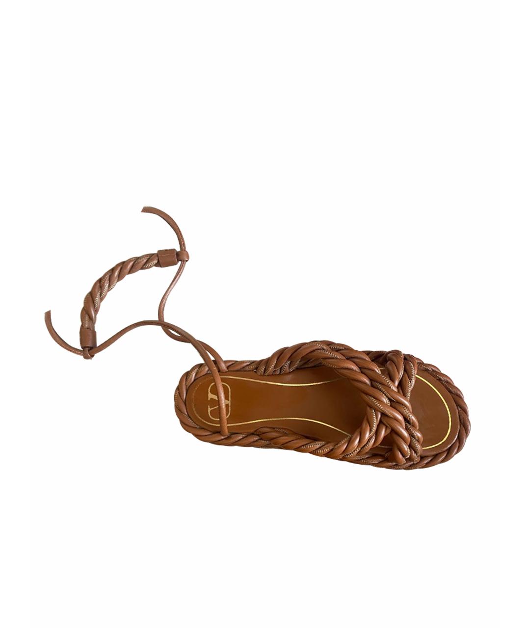 VALENTINO Коричневые кожаные сандалии, фото 1
