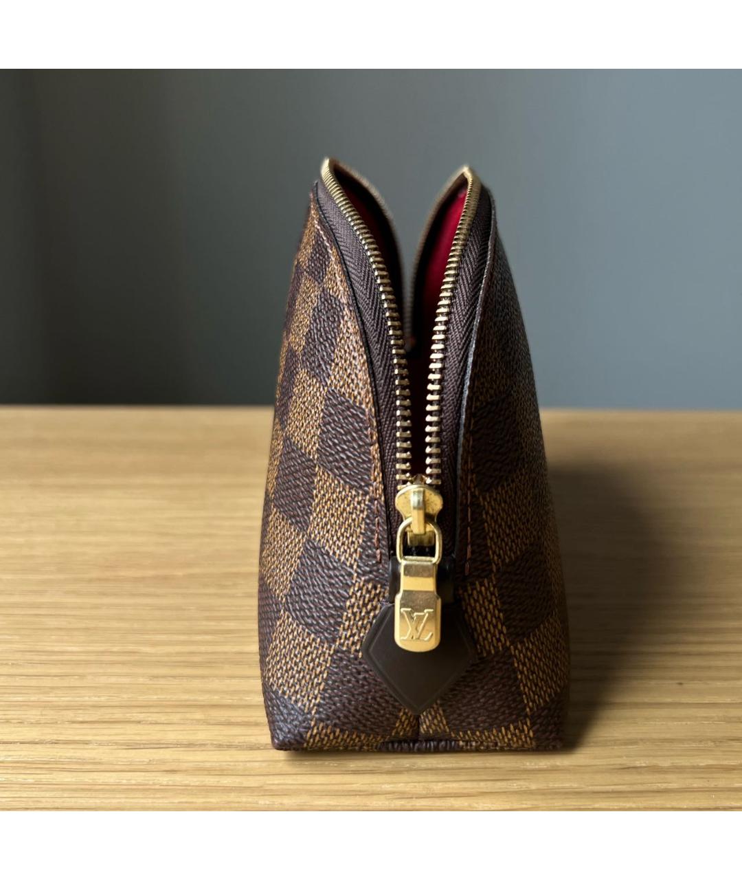 LOUIS VUITTON PRE-OWNED Кожаная косметичка, фото 8