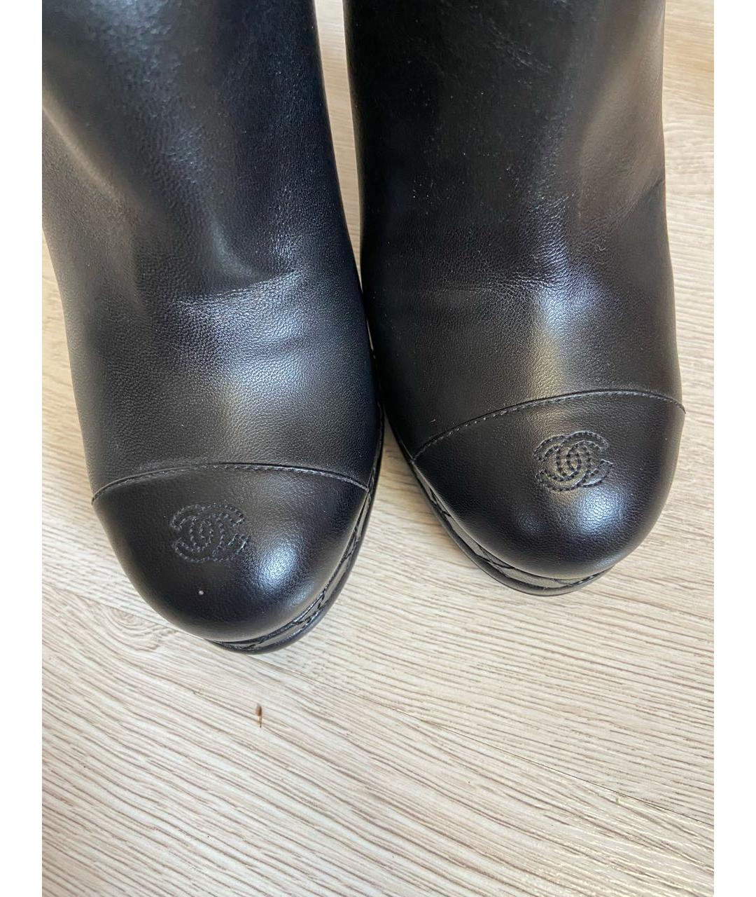 CHANEL Черные кожаные сапоги, фото 3