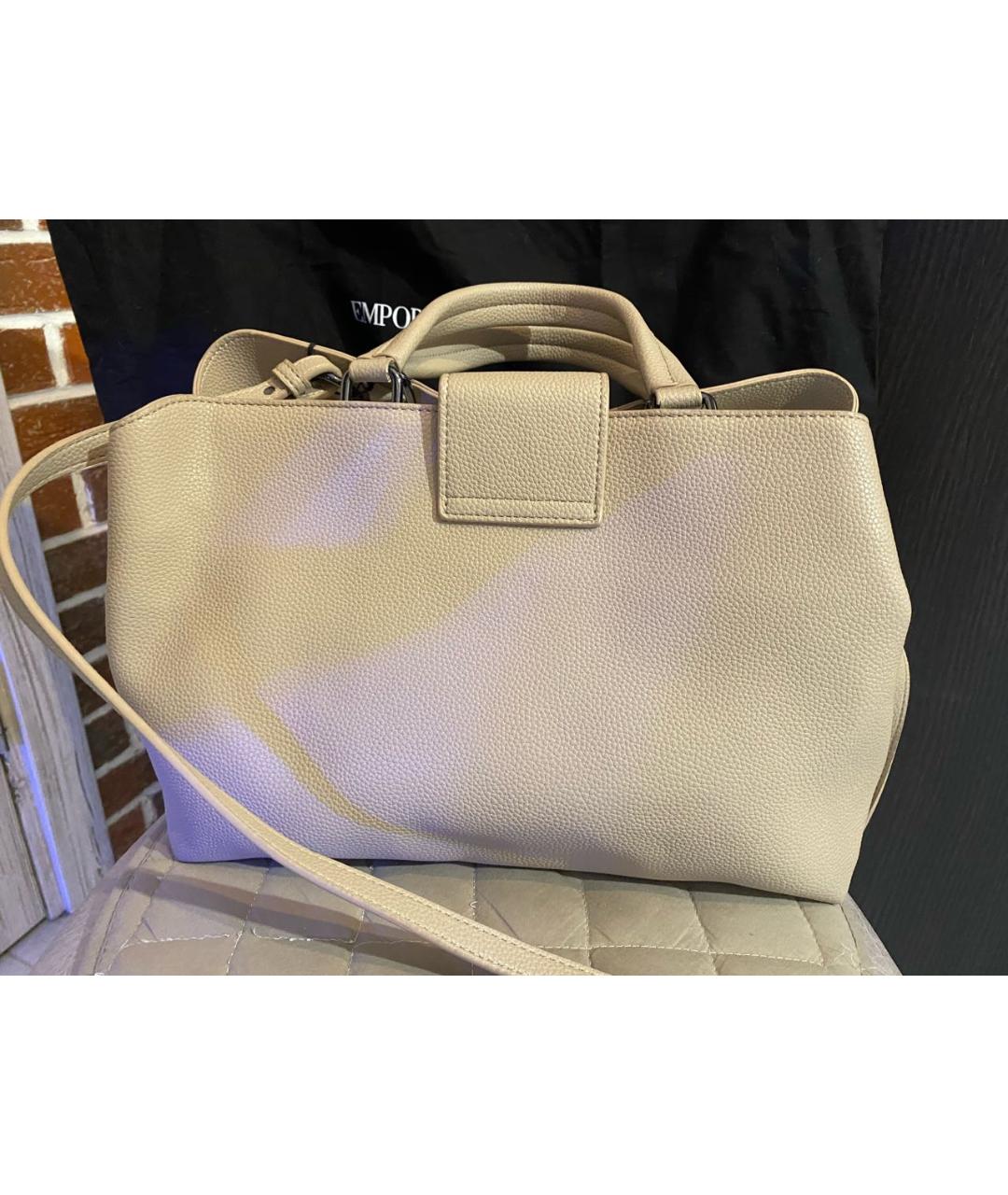 EMPORIO ARMANI Бежевая сумка с короткими ручками из искусственной кожи, фото 3