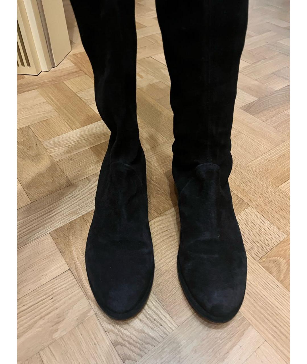 STUART WEITZMAN Черные замшевые ботфорты, фото 2