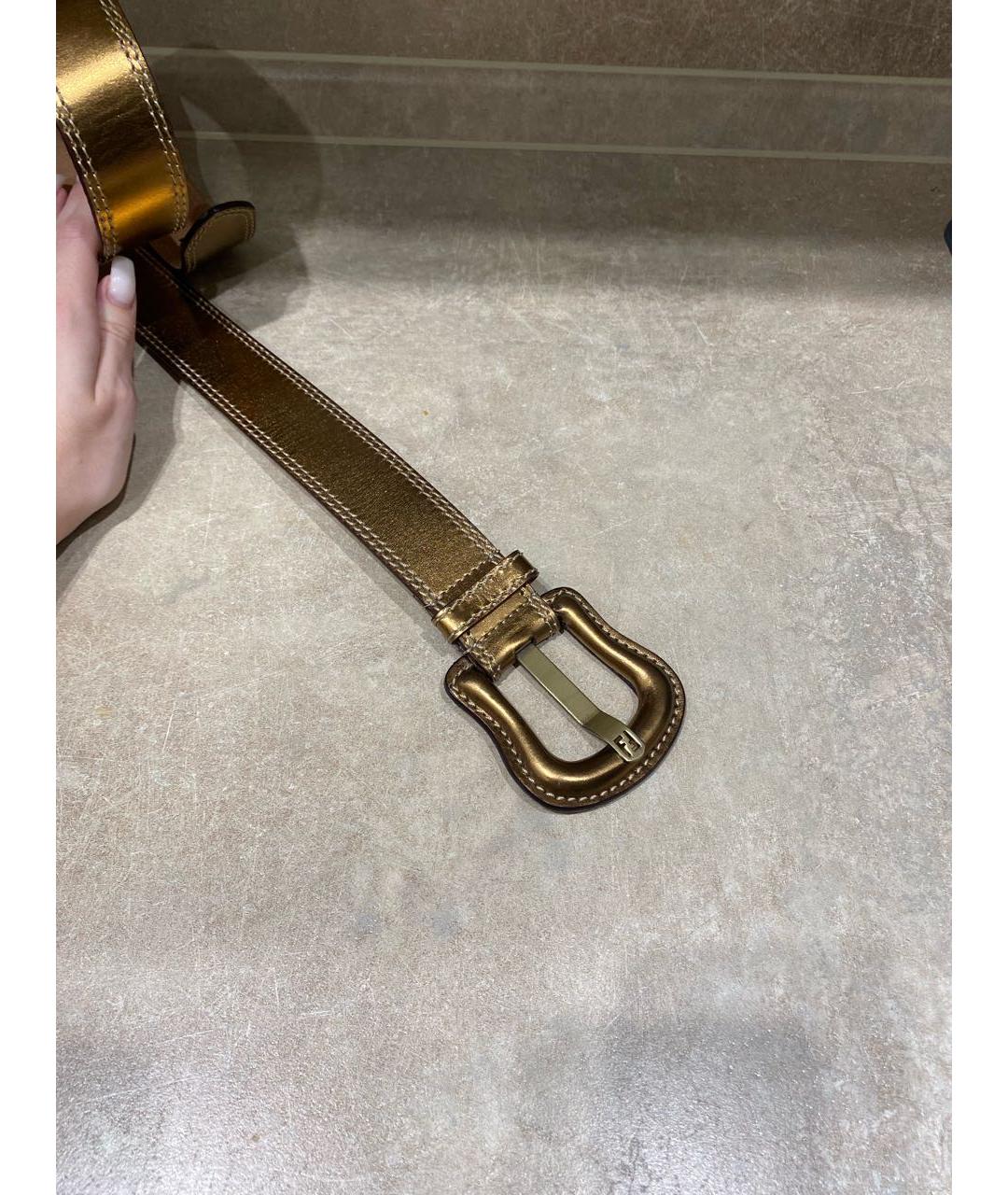 FENDI Золотой кожаный ремень, фото 2