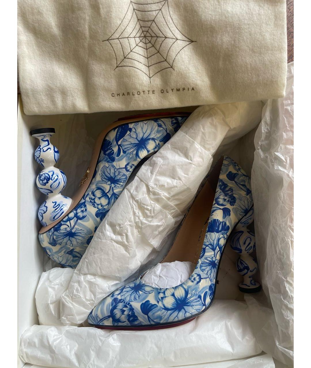 CHARLOTTE OLYMPIA Белые туфли из лакированной кожи, фото 2