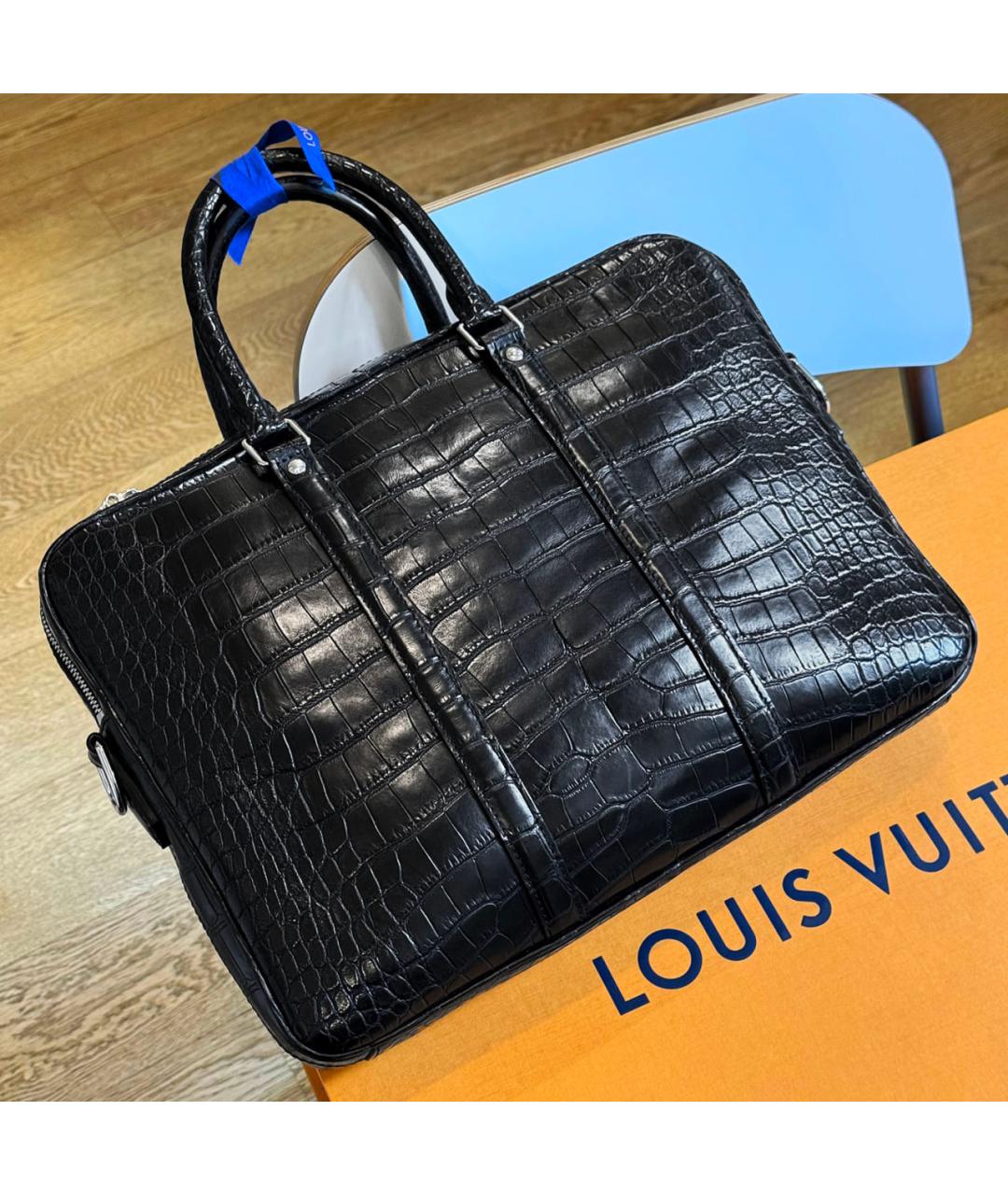 LOUIS VUITTON Черный портфель из экзотической кожи, фото 3