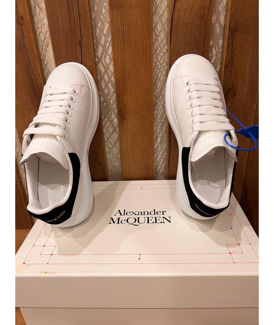 ALEXANDER MCQUEEN Белые кожаные низкие кроссовки / кеды, фото 3