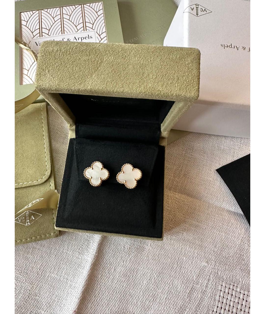 VAN CLEEF & ARPELS Бежевые серьги из желтого золота, фото 5