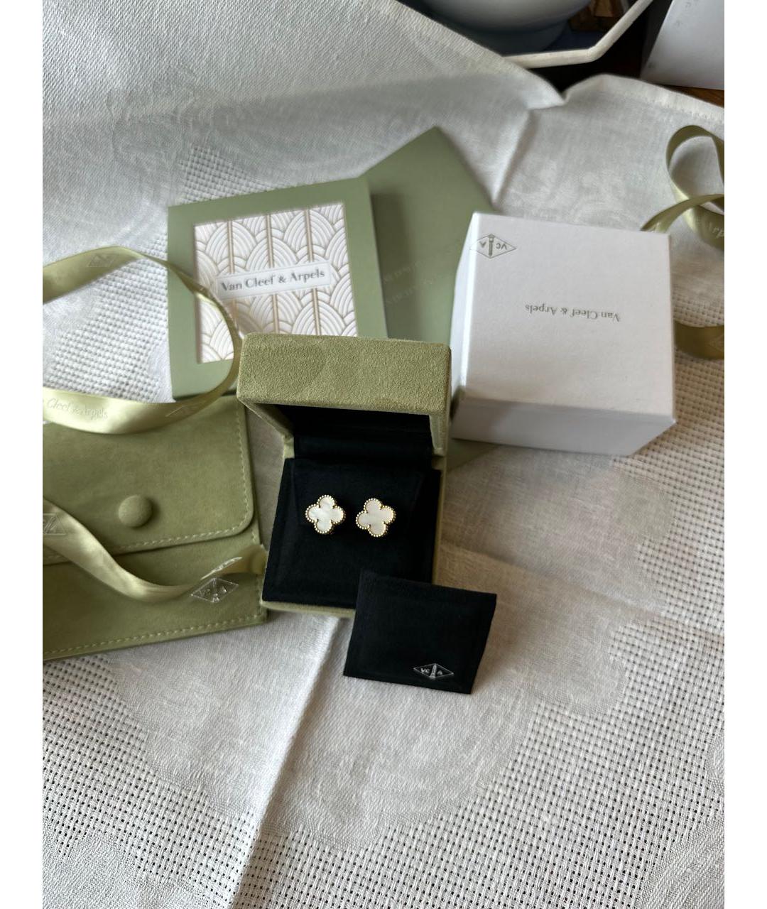 VAN CLEEF & ARPELS Бежевые серьги из желтого золота, фото 3