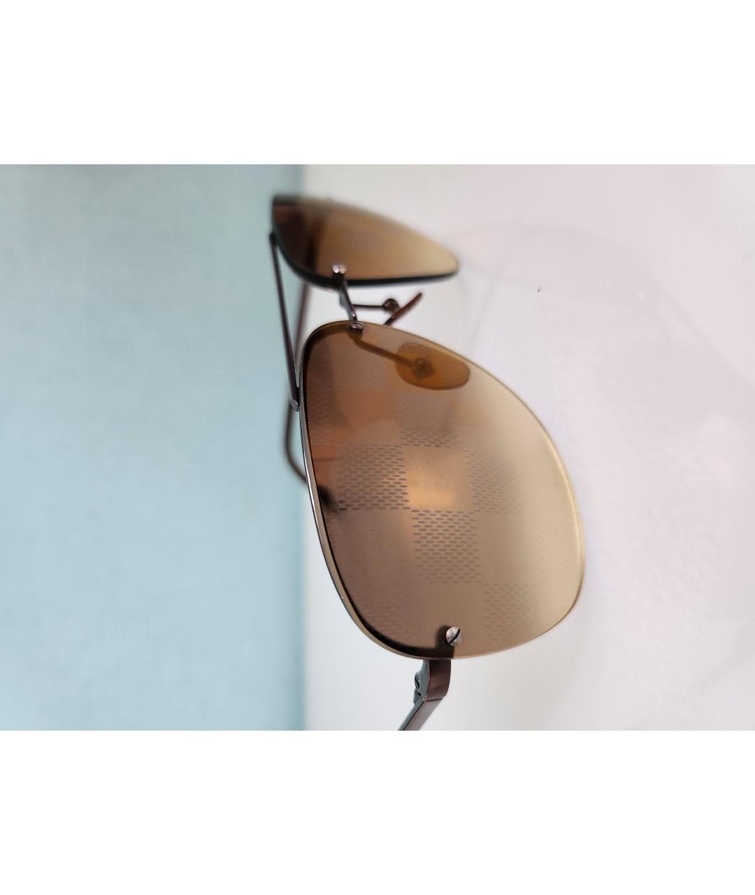LOUIS VUITTON PRE-OWNED Коричневые металлические солнцезащитные очки, фото 2