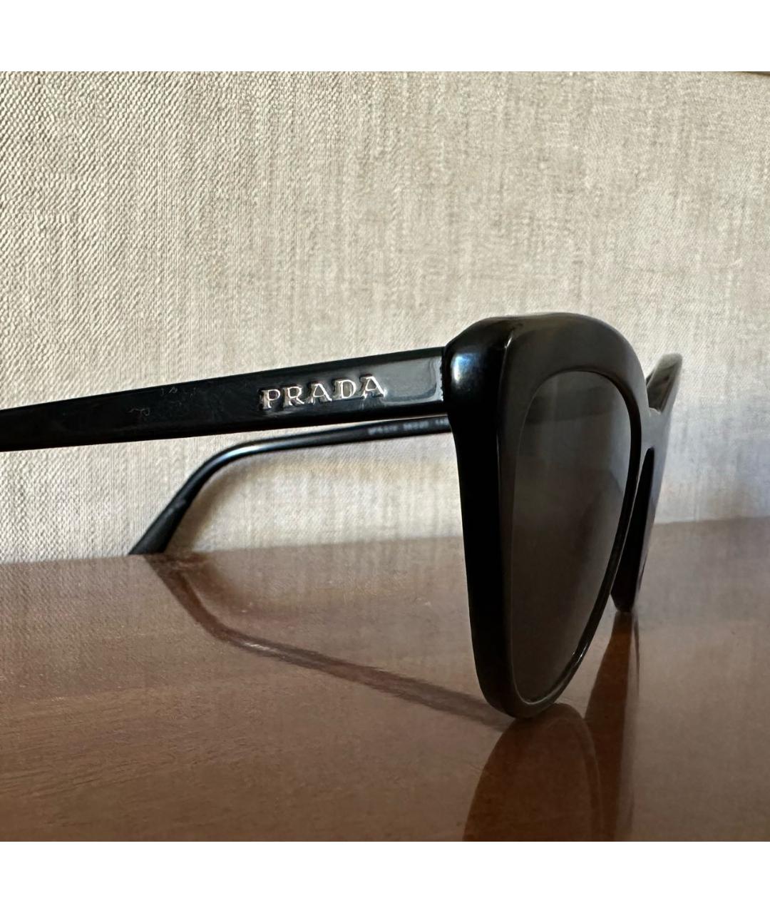 PRADA Черные пластиковые солнцезащитные очки, фото 3