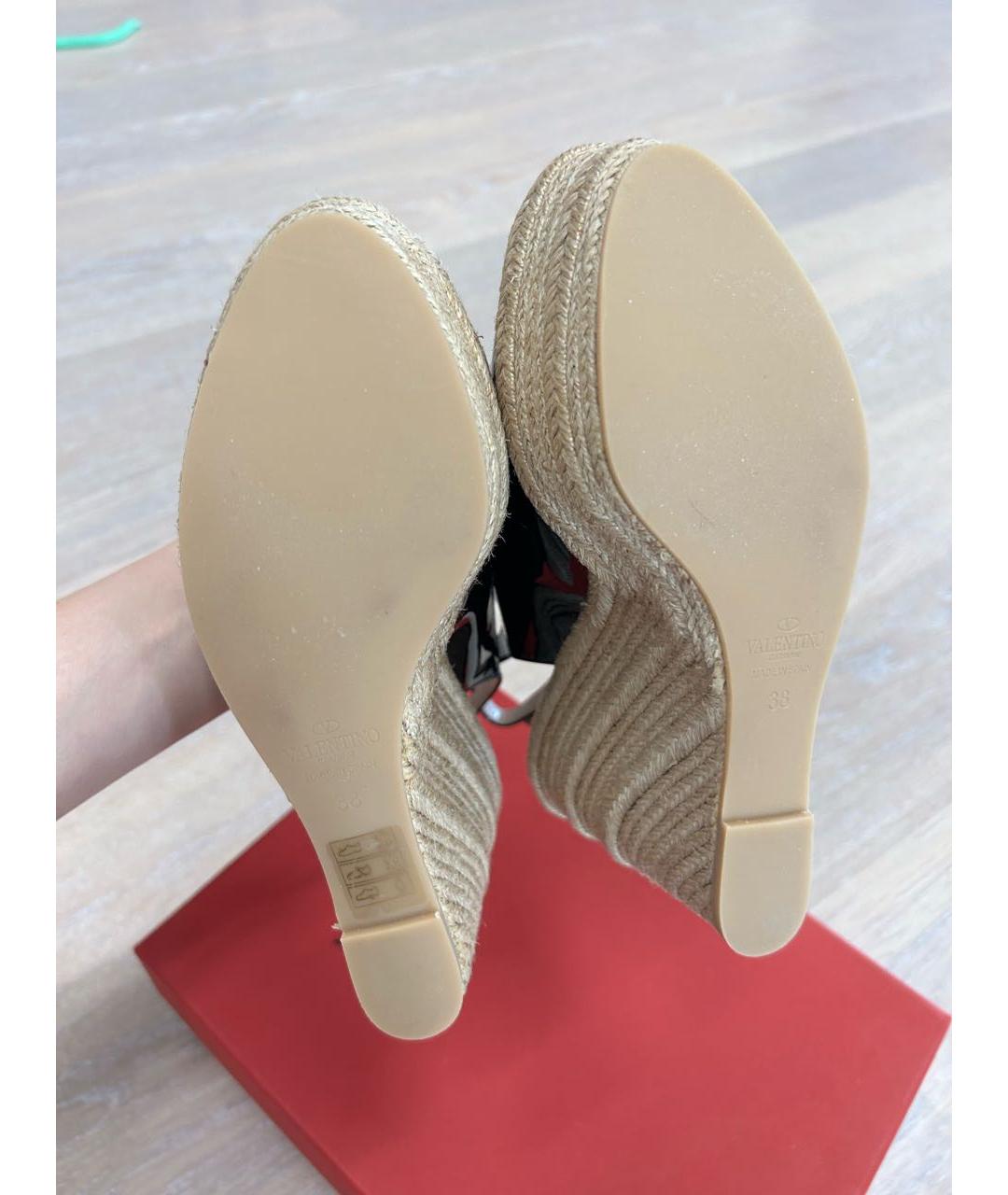 VALENTINO Черные босоножки из лакированной кожи, фото 6