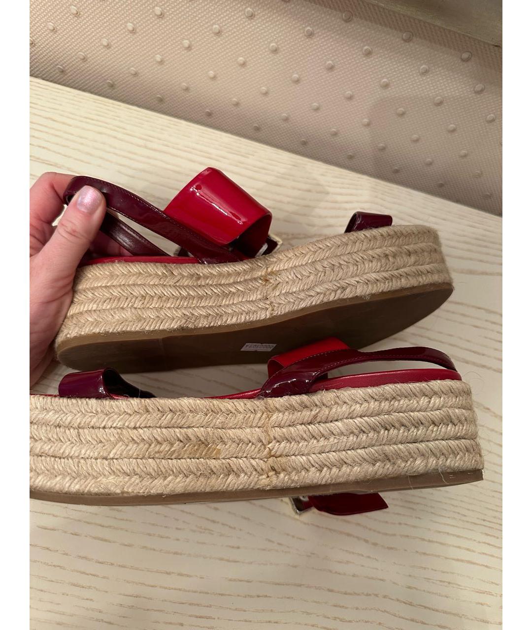 MIU MIU Красные сандалии из лакированной кожи, фото 4