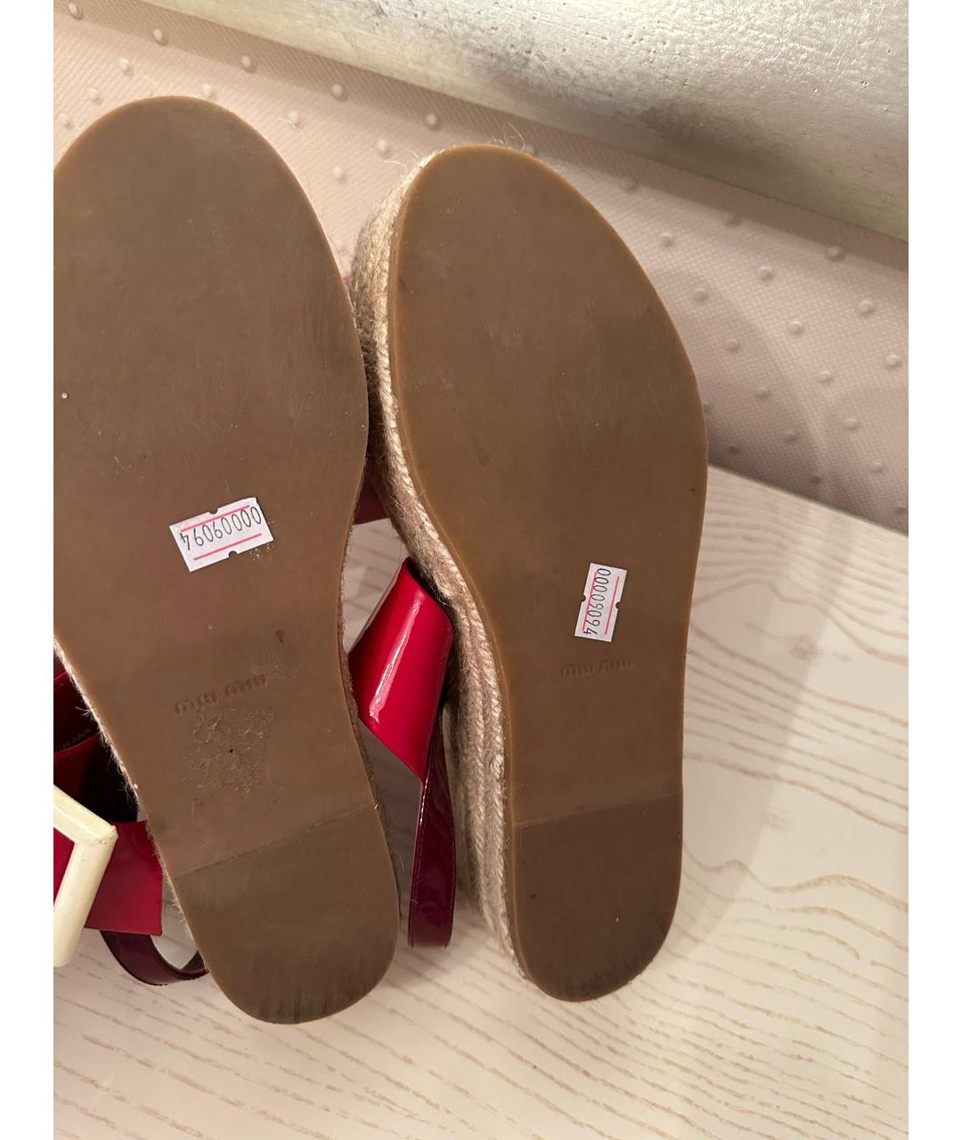 MIU MIU Красные сандалии из лакированной кожи, фото 7
