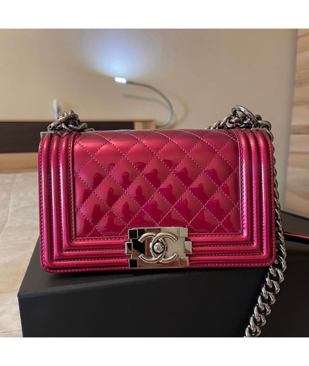 CHANEL Розовая сумка через плечо из лакированной кожи, фото 5