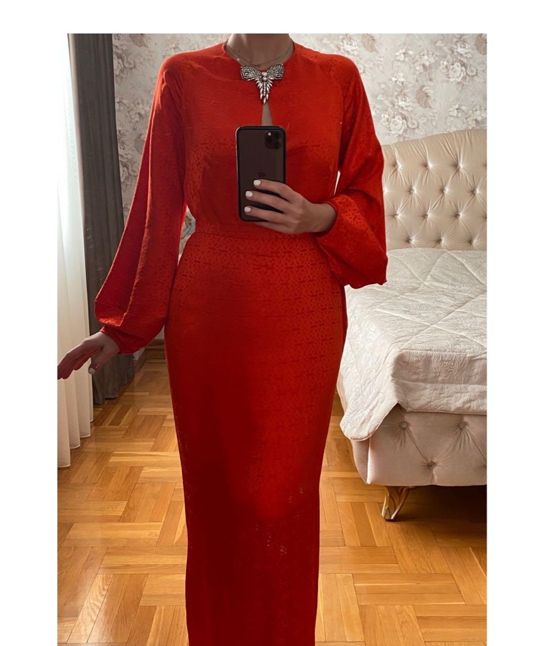 TEMPERLEY LONDON Красное атласное вечернее платье, фото 4