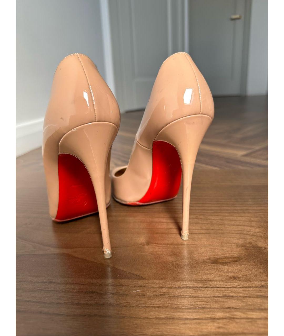 CHRISTIAN LOUBOUTIN Бежевые туфли из лакированной кожи, фото 3