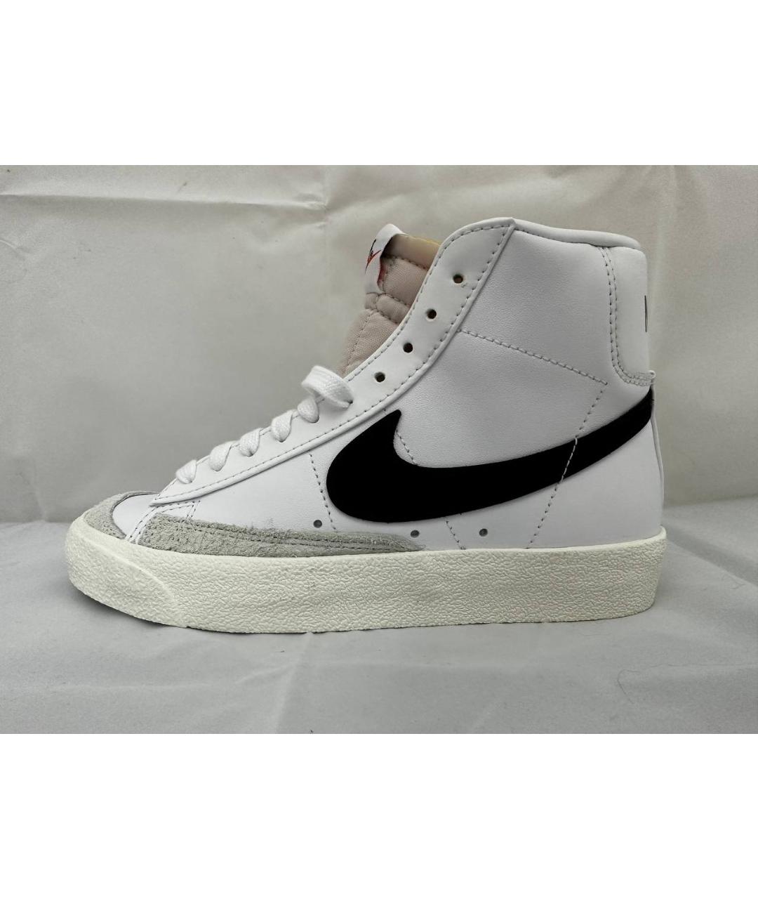 NIKE Blazer