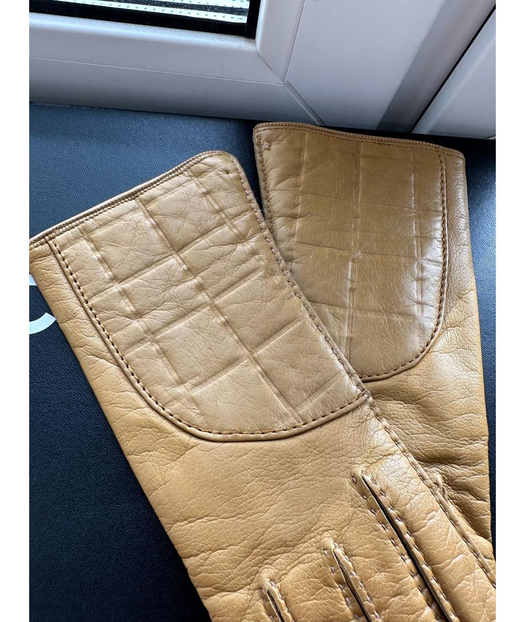 CHANEL PRE-OWNED Горчичные кожаные перчатки, фото 2