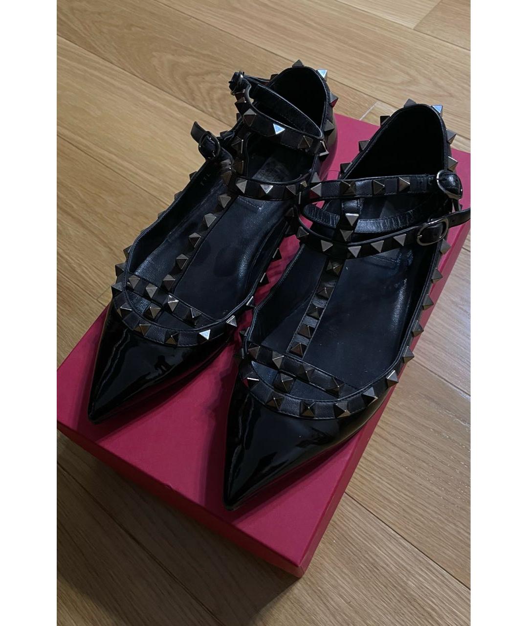 VALENTINO Черные балетки из лакированной кожи, фото 2