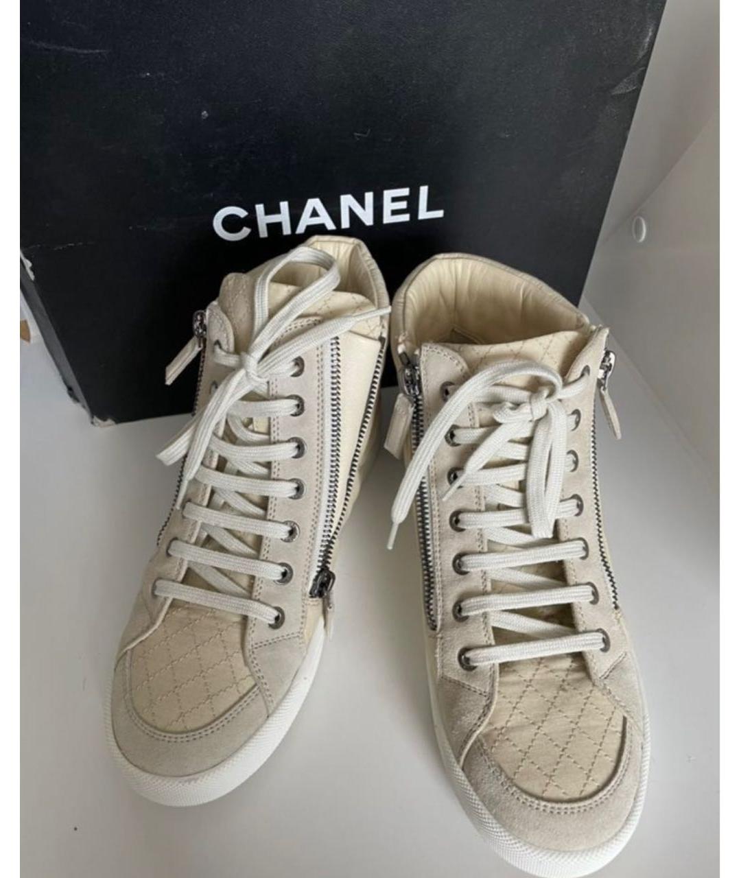 CHANEL PRE-OWNED Бежевые неопреновые кеды, фото 3