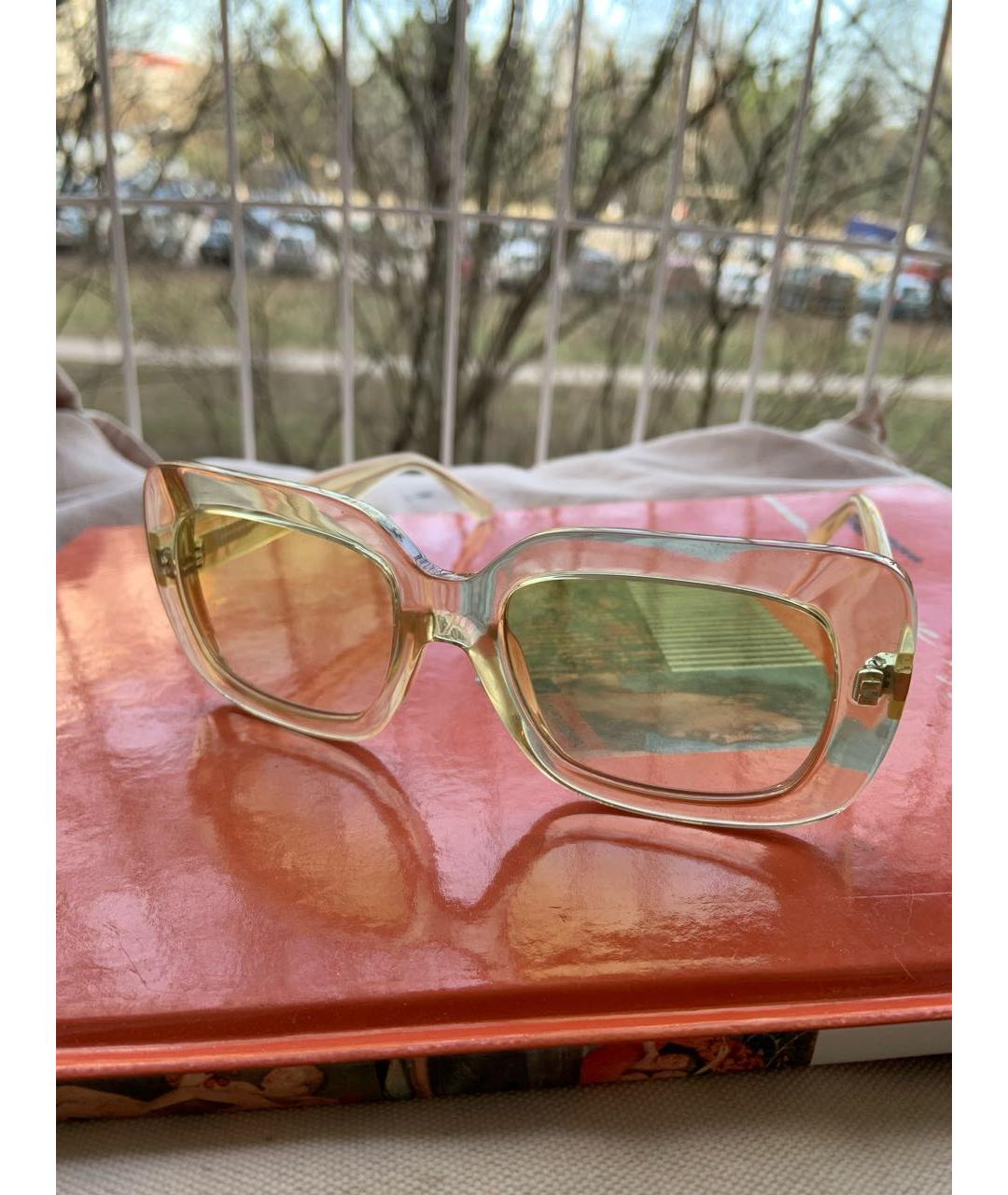CALVIN KLEIN Желтые пластиковые солнцезащитные очки, фото 7