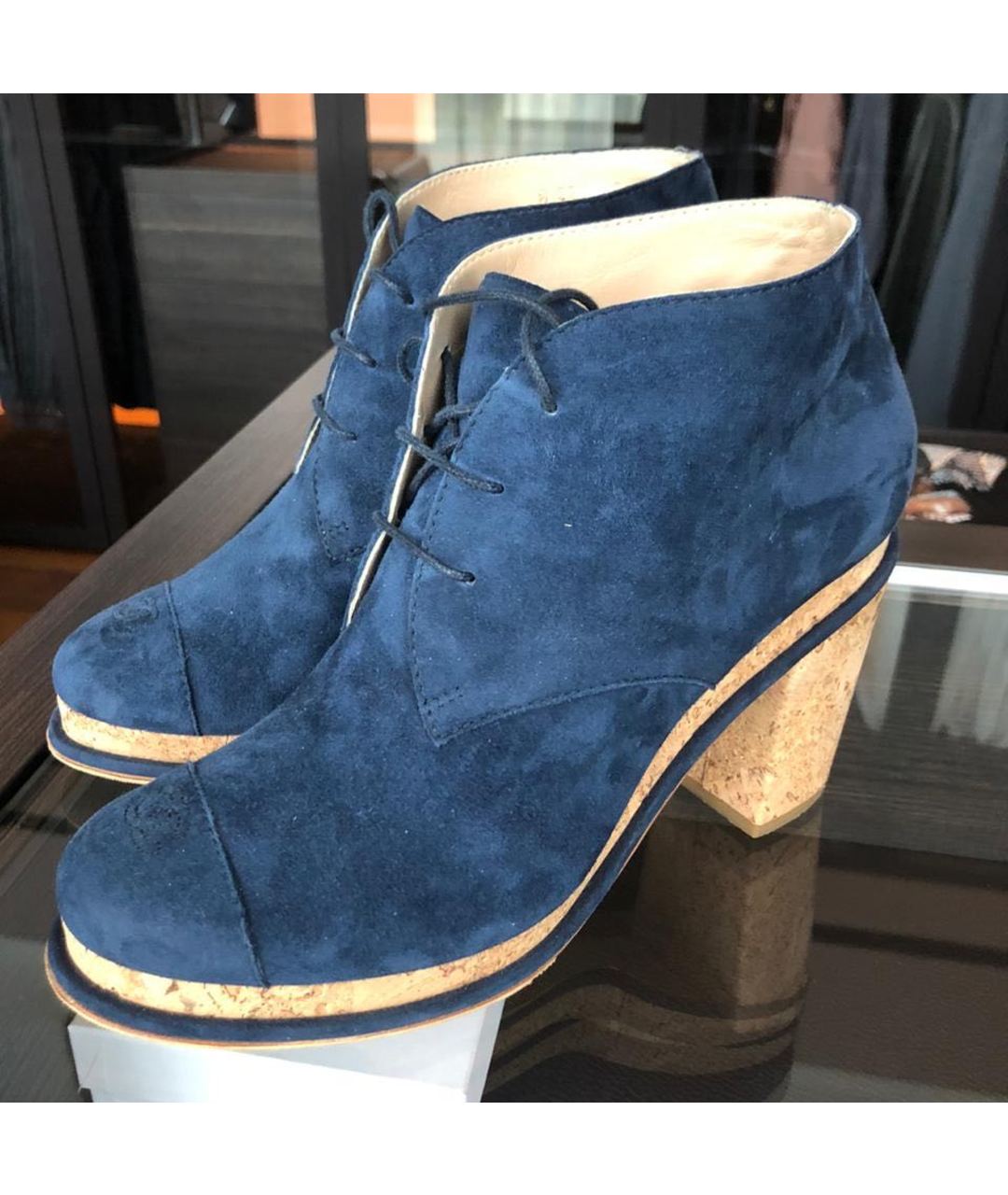 CHANEL PRE-OWNED Синие замшевые ботинки, фото 2