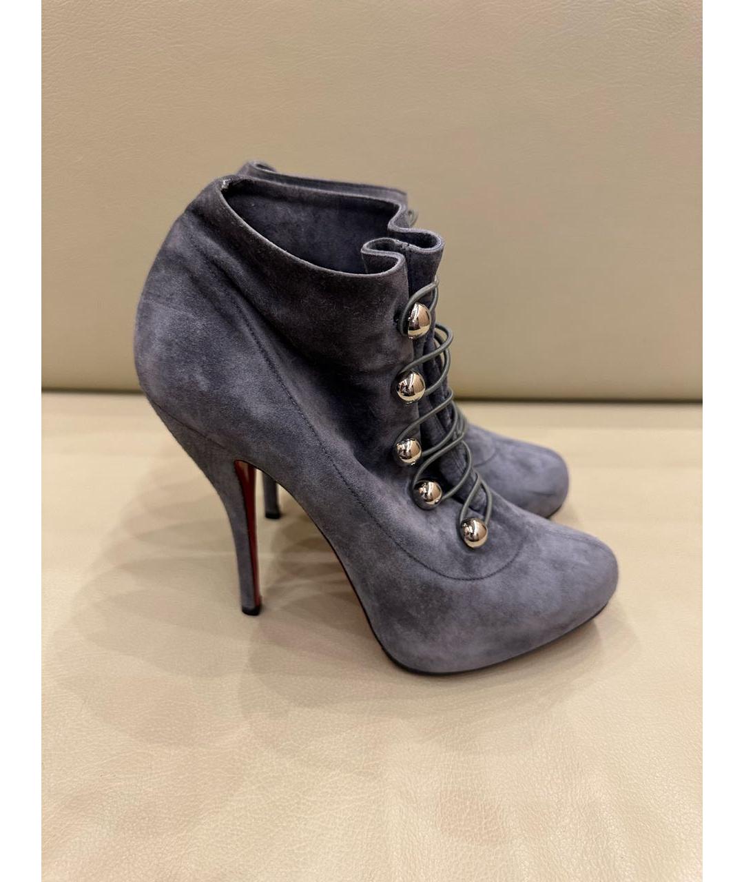 CHRISTIAN LOUBOUTIN Серые замшевые ботильоны, фото 5