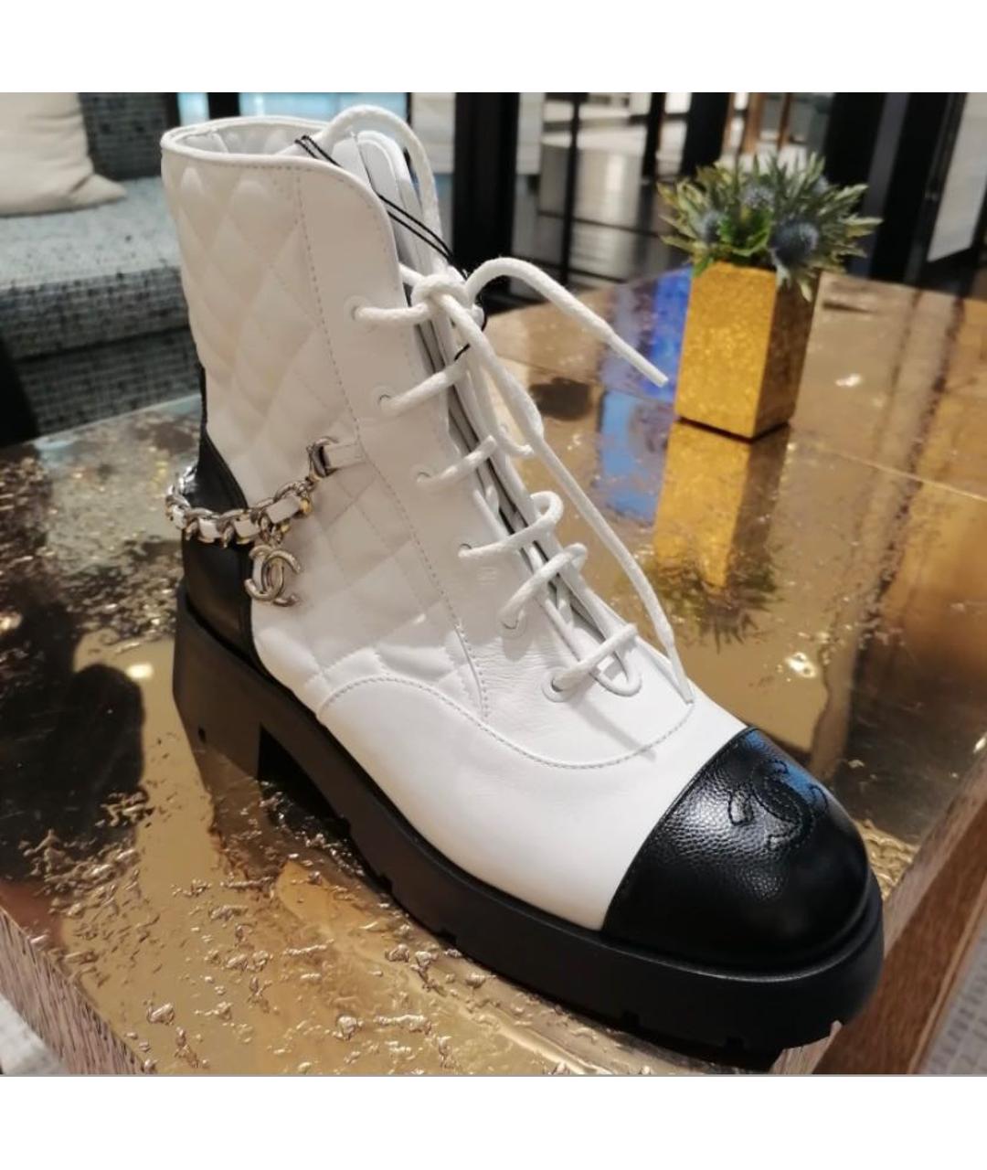 CHANEL Белые кожаные ботинки, фото 3