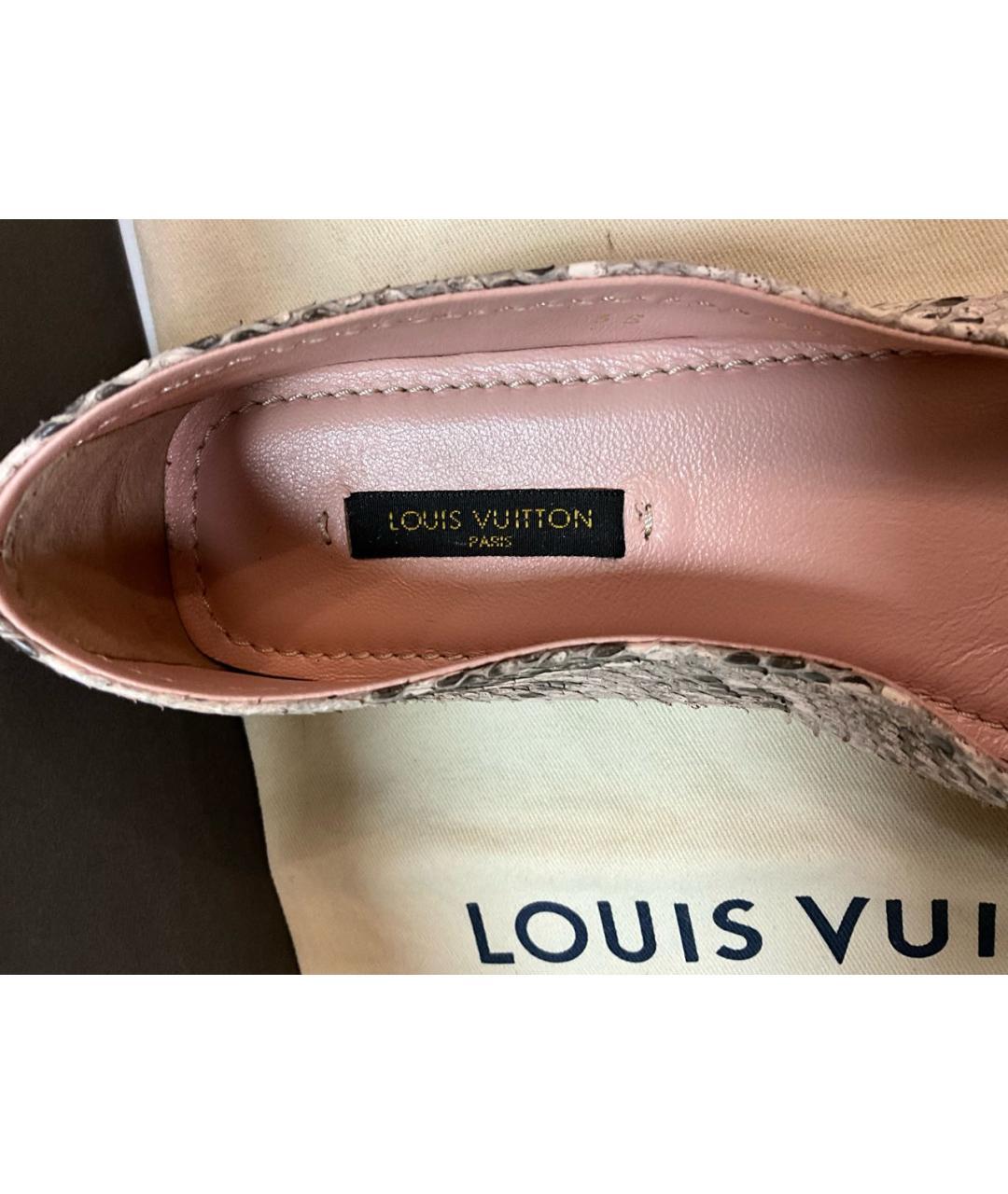LOUIS VUITTON Розовые балетки из кожи питона, фото 8