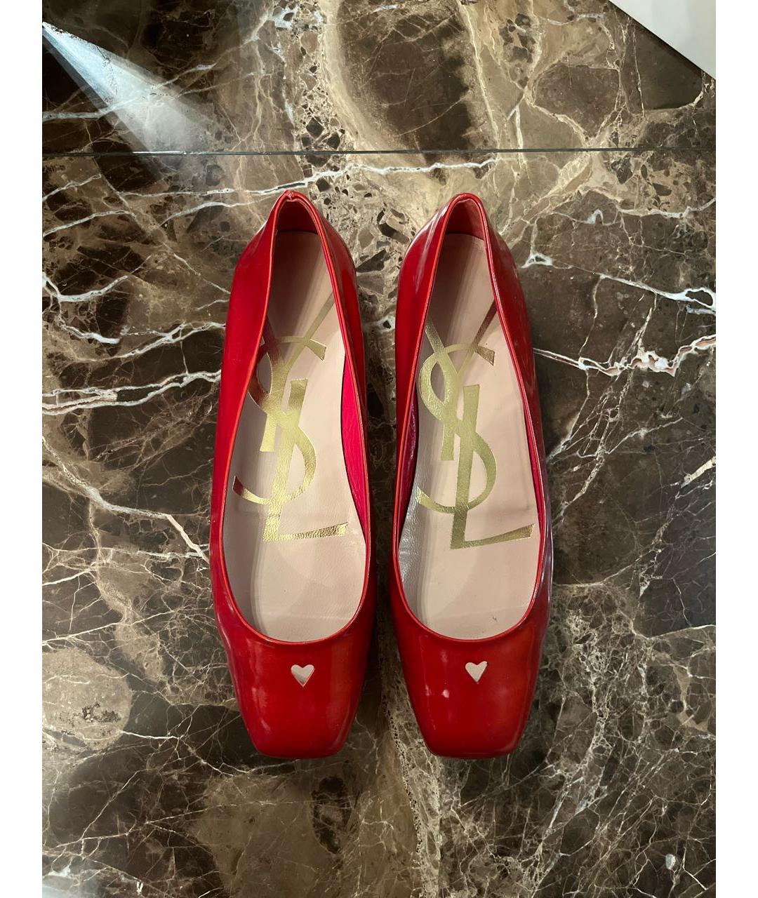 YVES SAINT LAURENT VINTAGE Красные лодочки на низком каблуке из лакированной кожи, фото 2