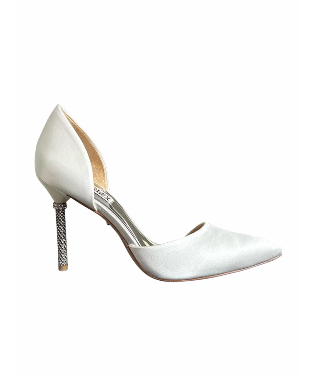 BADGLEY MISCHKA Белые текстильные свадебные туфли на среднем каблуке, фото 1