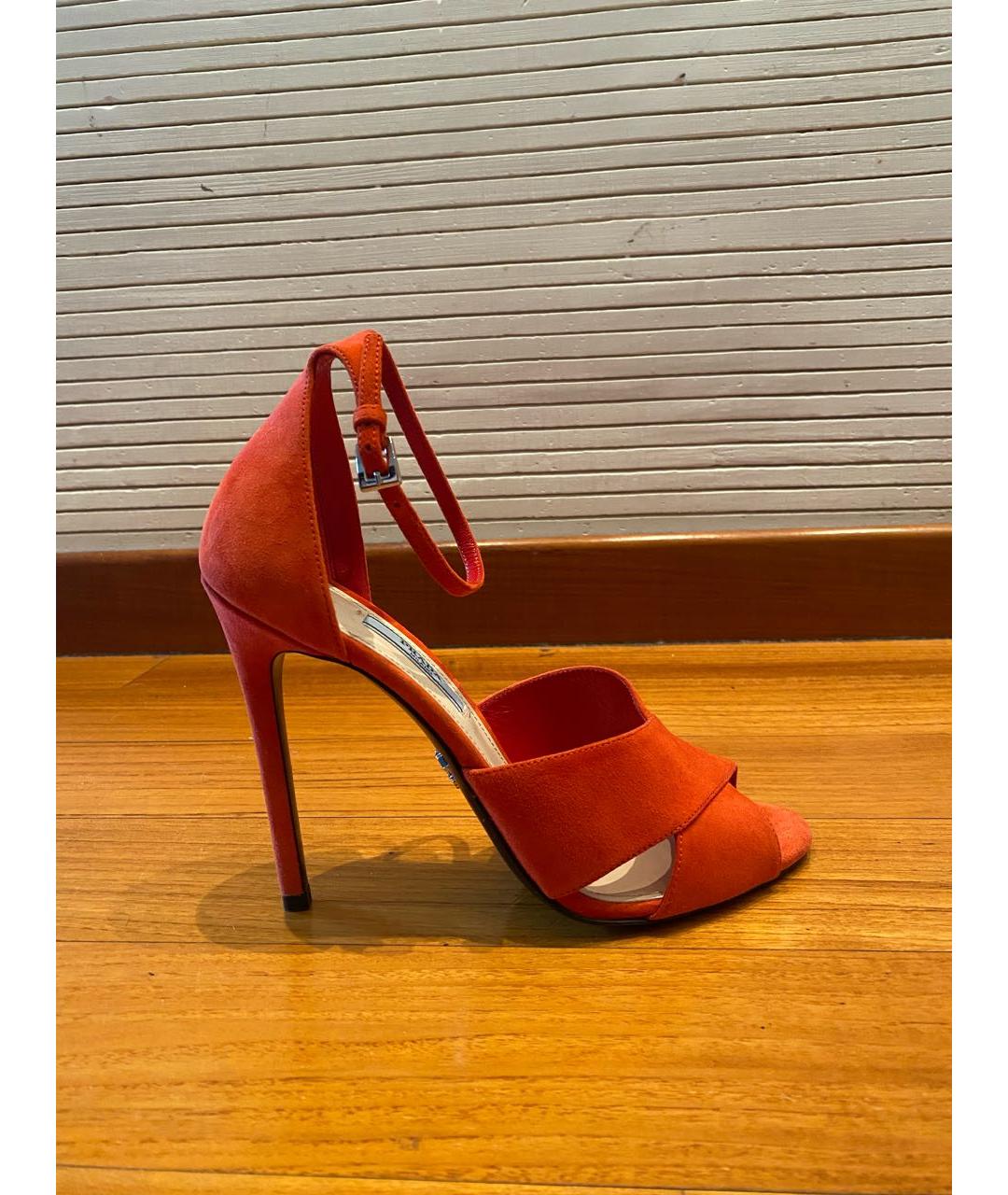 PRADA Красные замшевые босоножки, фото 6
