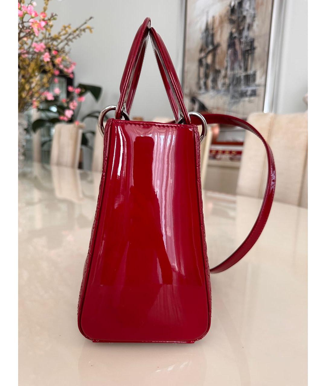 CHRISTIAN DIOR Красная сумка с короткими ручками из лакированной кожи, фото 8