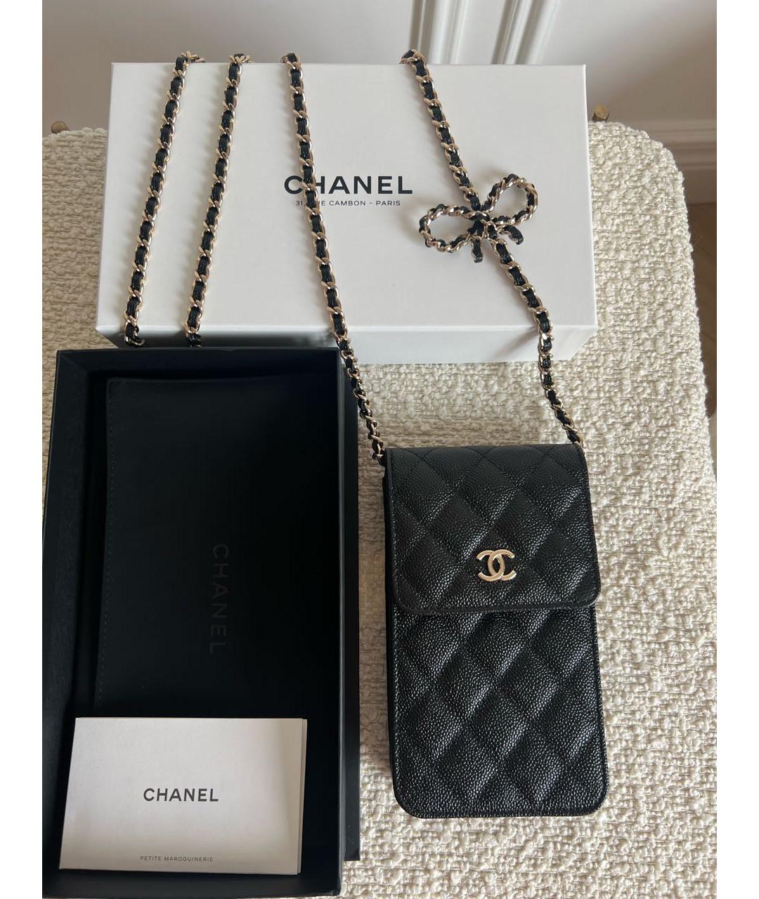 CHANEL PRE-OWNED Черная кожаная сумка через плечо