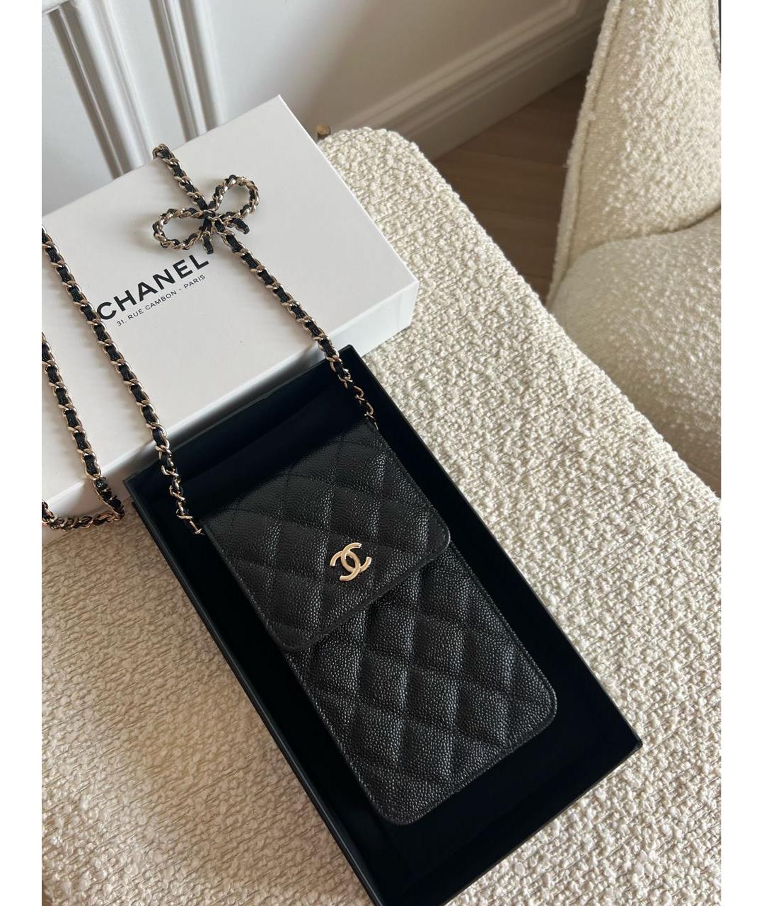 CHANEL PRE-OWNED Черная кожаная сумка через плечо