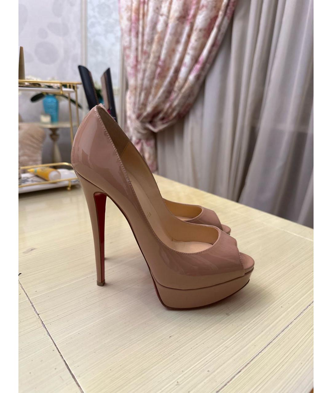 CHRISTIAN LOUBOUTIN Бежевые кожаные босоножки, фото 5