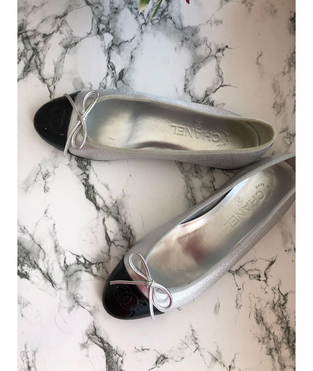 CHANEL PRE-OWNED Серебряные кожаные балетки, фото 8