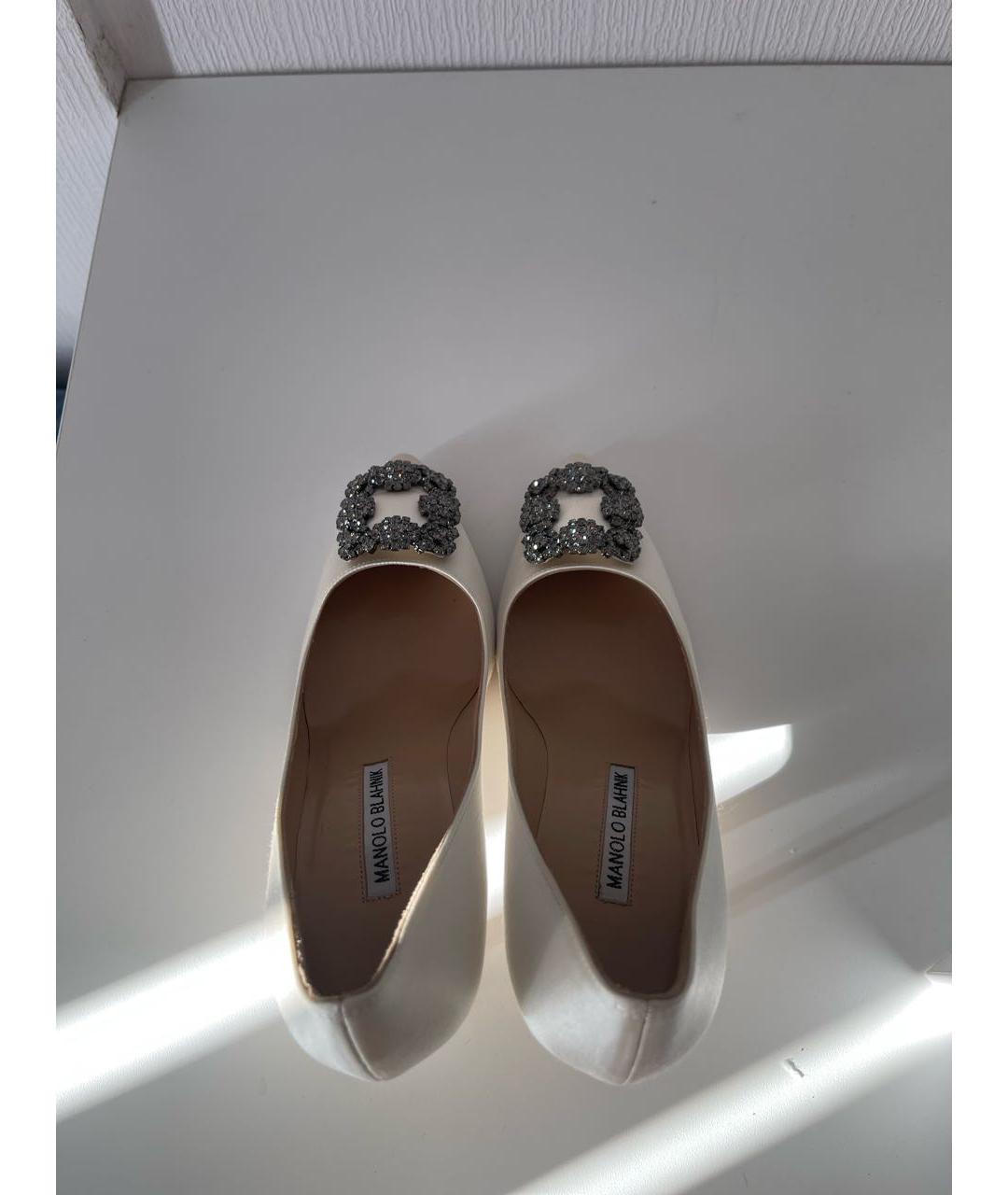 MANOLO BLAHNIK Белые текстильные лодочки на низком каблуке, фото 2