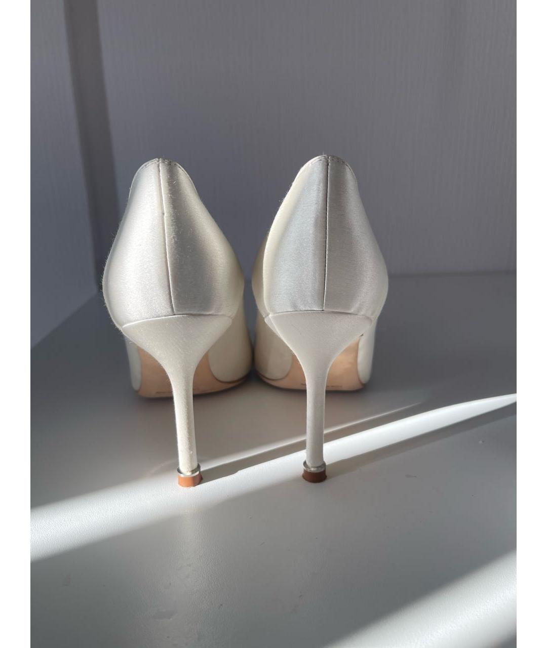 MANOLO BLAHNIK Белые текстильные лодочки на низком каблуке, фото 3